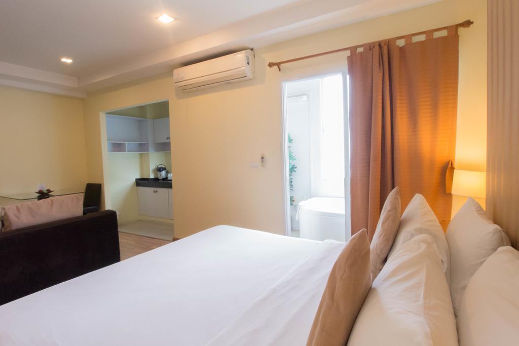 The Platinum Suite Bangkok Exterior foto