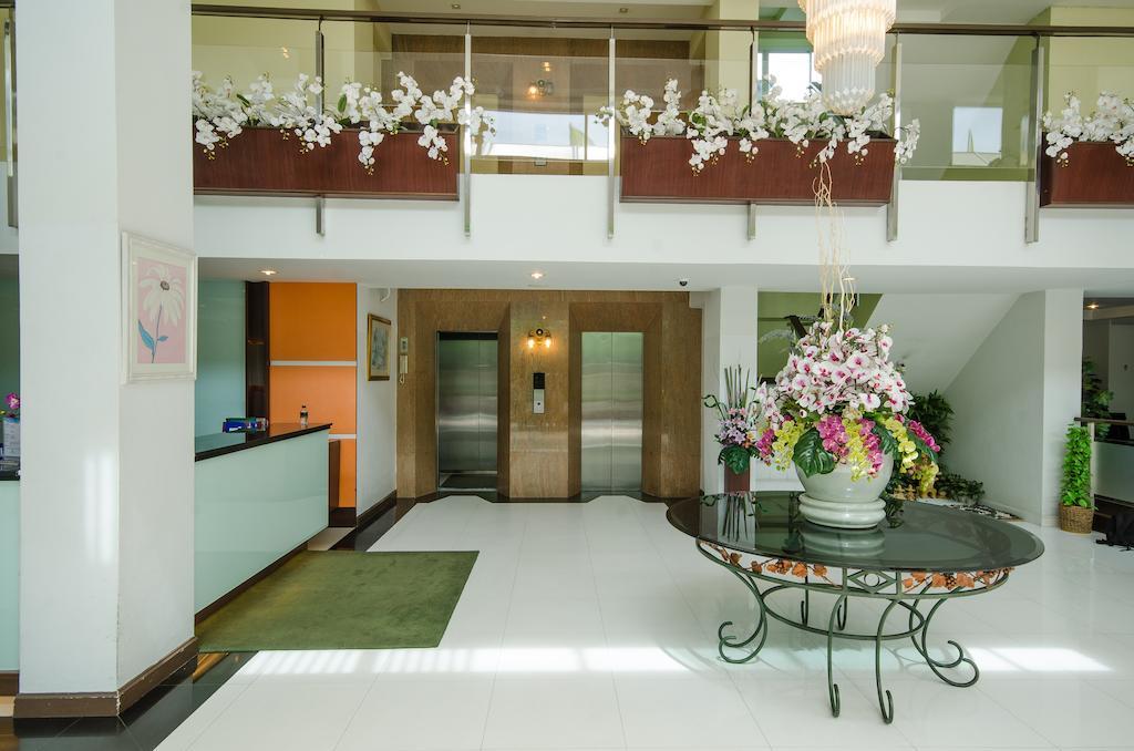The Platinum Suite Bangkok Exterior foto
